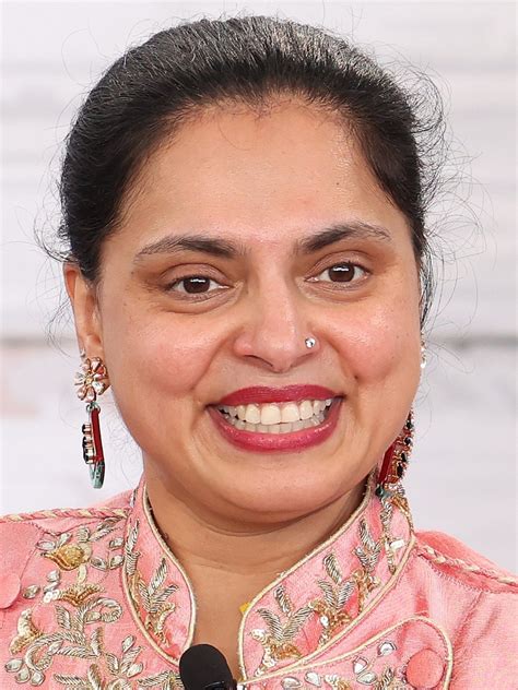 maneet chauhan sexy|Maneet Chauhan looks amazing after 40lb+ weight。